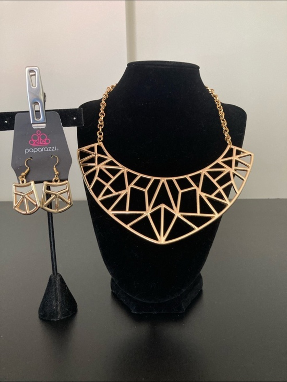 paparazzi Gold Openwork Geometric Collar Necklace and Earrings
